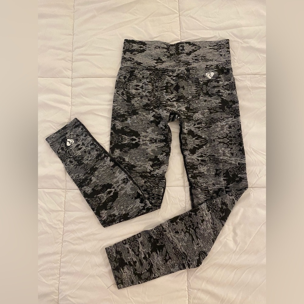 WOMEN’S BEST | XL Seamless Leggings - Black Camo